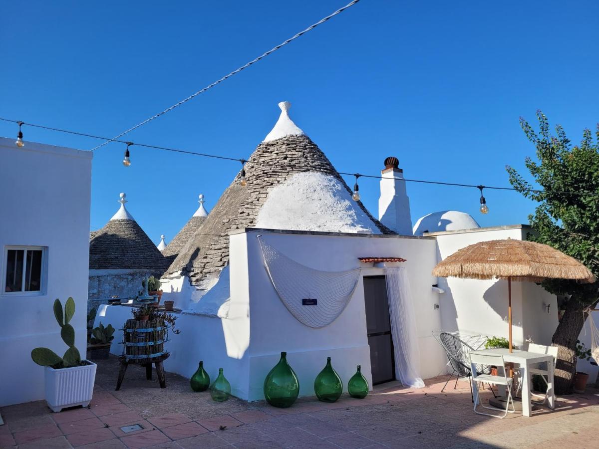Trulli La Cariola Bed & Breakfast Locorotondo Exterior photo